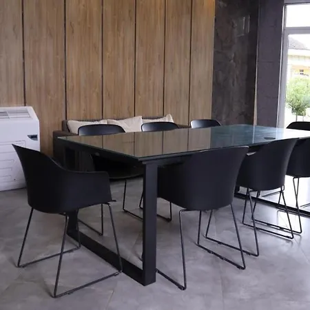 Stas מלון Irshava